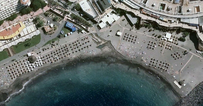 Playas nudistas a vista de imagen aérea con Google Earth